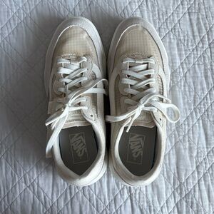 Vans MTE Ultrarange 2.0 SE Beige Sneakers Size W 9.5/M 8.0